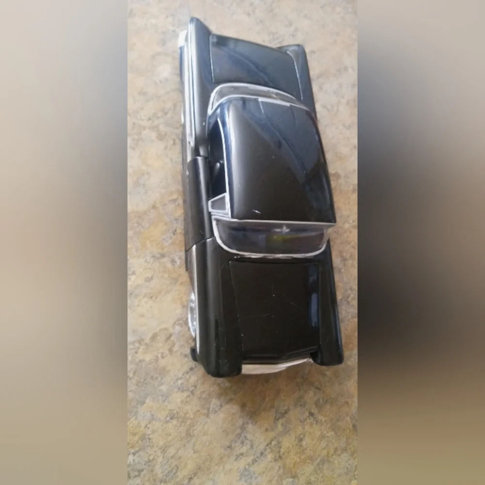 Impala 1958 chevy Black Classic Die-Cast Toy Car imperfections on front bumper
